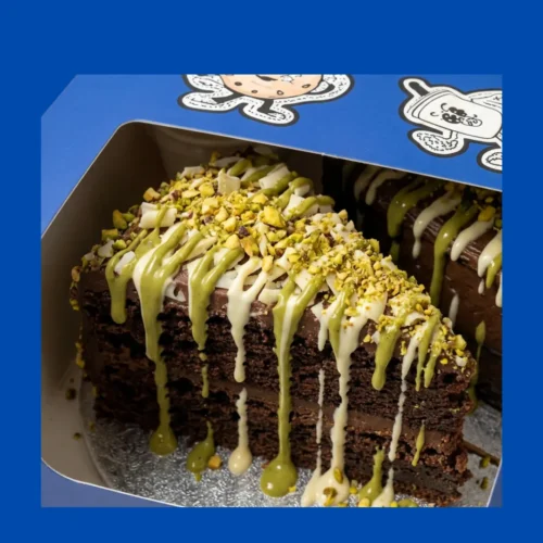 PISTACHIO AND WHITE CHOCOLATE GATEAUX